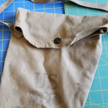 US Noncombatant Gas Mask Bag, WWII