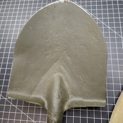 World War II-era U.S. Army T-handled entrenching tool - Image 3