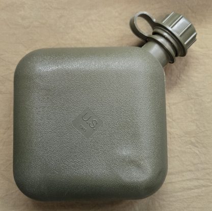 U.S. G.I. 2-quart Collapsible Canteen 1985-dated