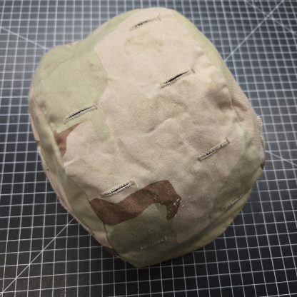 Helmet cover in Desert 3-Color camouflage, dated 1994 - Image 2