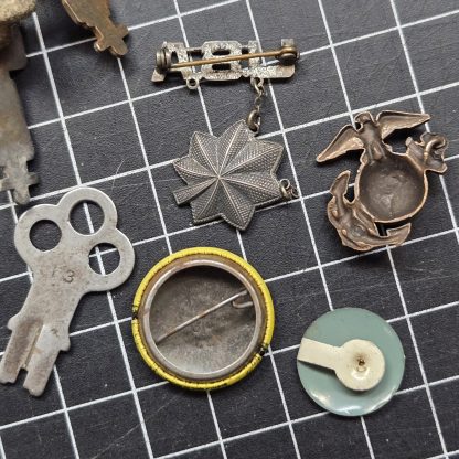 Mixed lot of vintage military and union memorabilia ~1945 - Image 2